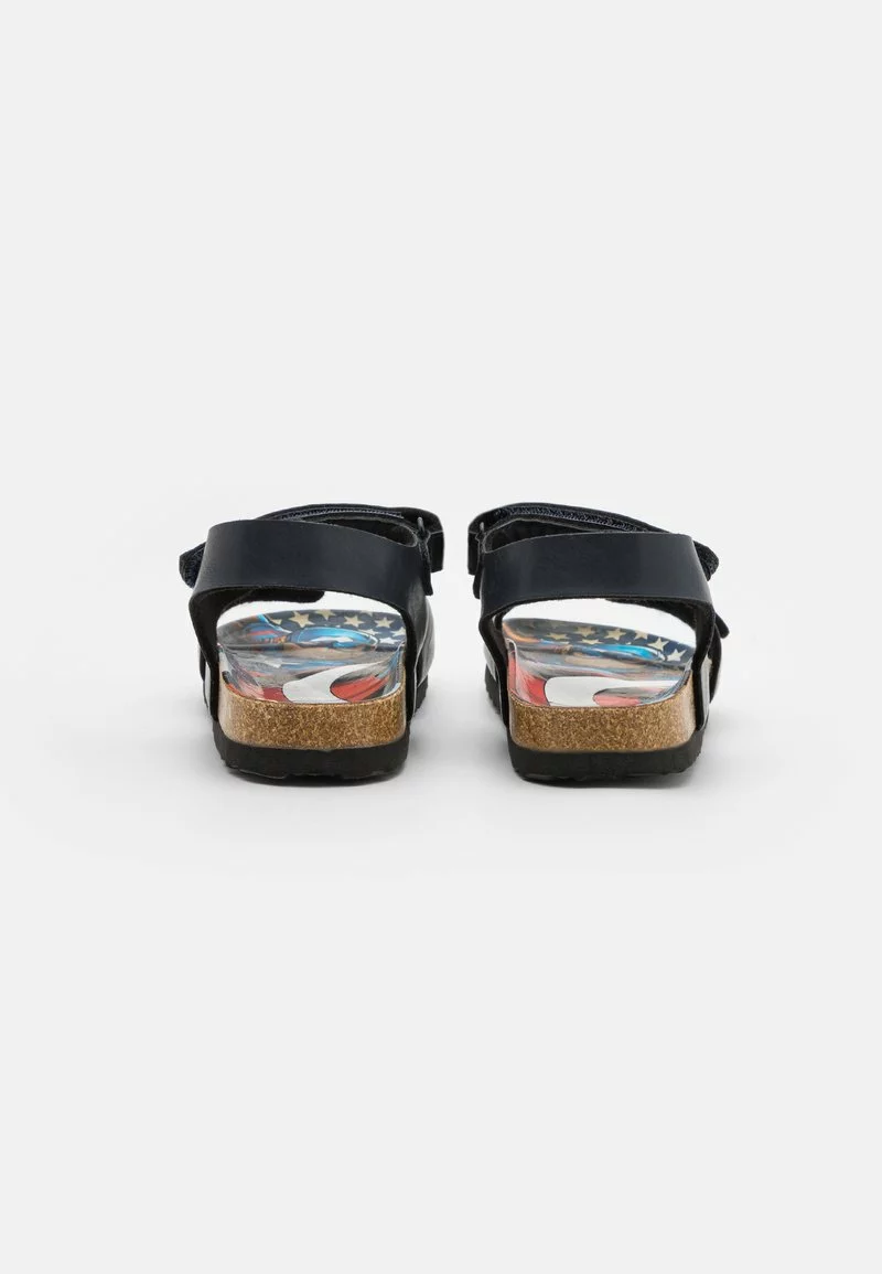 Friboo MARVEL CAPTAIN AMERICA STRAPPY SANDALS UNISEX - Riemensandalette - Dark Blue 5 Friboo MARVEL CAPTAIN AMERICA STRAPPY SANDALS UNISEX - Riemensandalette - Dark Blue – Bild 3