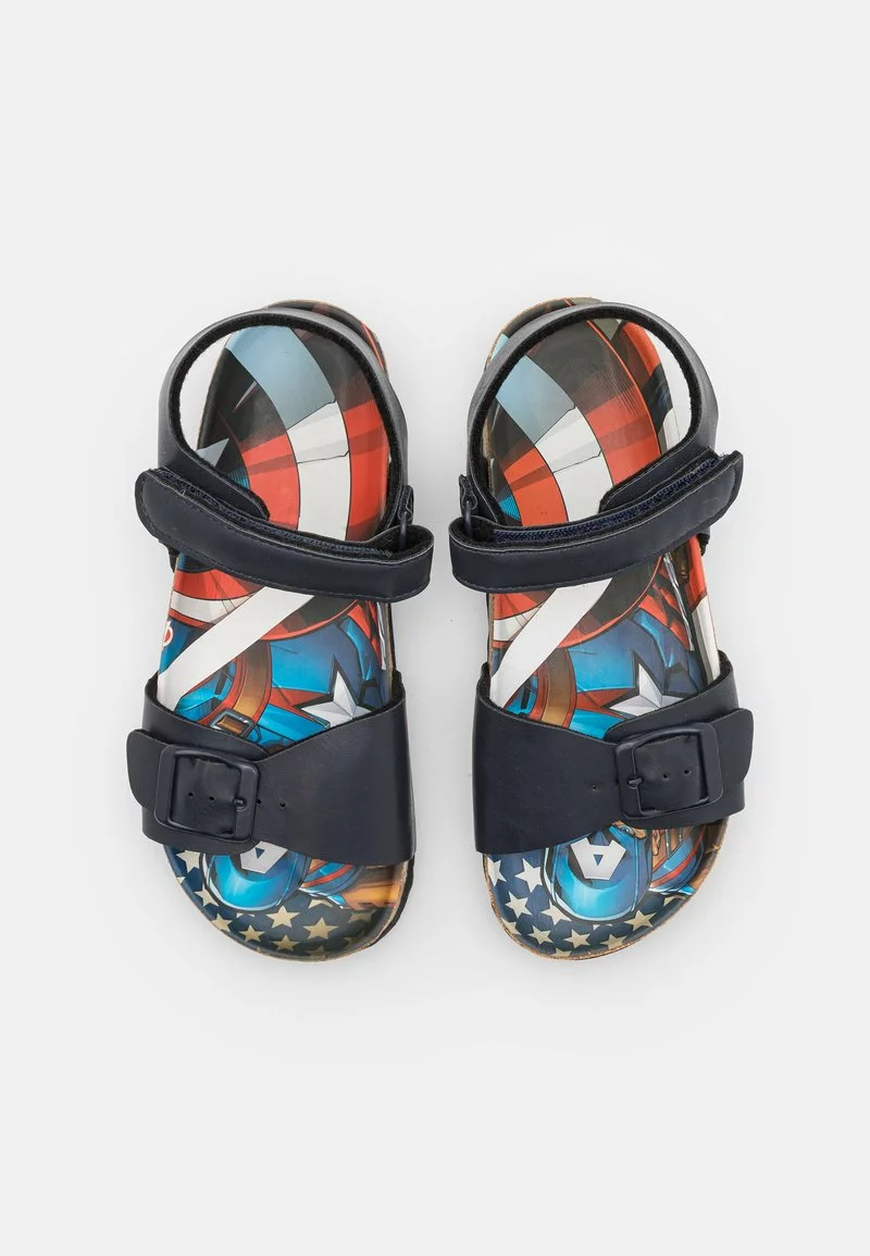 Friboo MARVEL CAPTAIN AMERICA STRAPPY SANDALS UNISEX - Riemensandalette - Dark Blue 6 Friboo MARVEL CAPTAIN AMERICA STRAPPY SANDALS UNISEX - Riemensandalette - Dark Blue – Bild 4